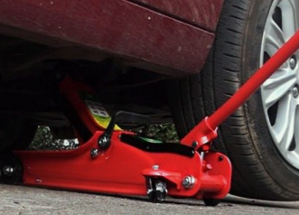 臥式千斤頂的舉升臂的質量決定了重物的穩定性